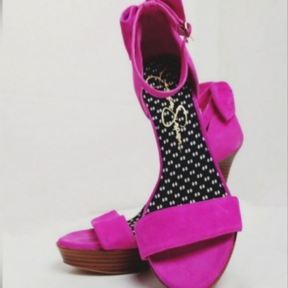 Jessica Simpson Pink Heels with Bow - Picture 2 of 16